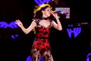 Селена Гомес (Selena Gomez) Z100’s Jingle Ball 2013 at Madison Square Garden in New York City - 13.12.13 - 94xHQ 494d93296581957