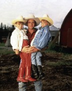 Весёлые деньки на Диком Западе / How The West Was Fun (Мэри-Кейт, Эшли Олсен, 1994) 2b0863297593289