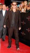 Брэд Питт (Brad Pitt) 'World War Z' New York Premiere, Duffy Square in Times Square (June 17, 2013) - 206xHQ 49b977299069325