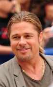 Брэд Питт (Brad Pitt) Appears on Good Morning America Show at ABC Studios in Times Square in NYC (June 17, 2013) - 34xHQ 80c08a299066624