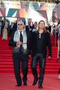 Брэд Питт (Brad Pitt) Attends at the opening of the 35th Annual Moscow International Film Festival in Moscow (June 20, 2013) - 51xHQ 9bb73c299066924