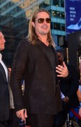 Брэд Питт (Brad Pitt) 'World War Z' New York Premiere, Duffy Square in Times Square (June 17, 2013) - 206xHQ 9bbdf8299069361