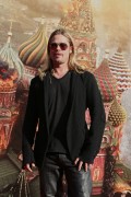 Брэд Питт (Brad Pitt) Attends at the opening of the 35th Annual Moscow International Film Festival in Moscow (June 20, 2013) - 51xHQ D6966e299066890