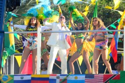 Дженнифер Лопез (Jennifer Lopez) Filming a FIFA World Cup Music Video in Ft. Lauderdale - 2/11/14 - 122 HQ 73d40b307474132
