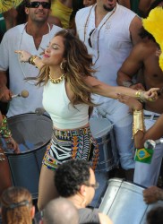 Дженнифер Лопез (Jennifer Lopez) Filming a FIFA World Cup Music Video in Ft. Lauderdale - 2/11/14 - 122 HQ 8a3e58307473966