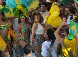 Дженнифер Лопез (Jennifer Lopez) Filming a FIFA World Cup Music Video in Ft. Lauderdale - 2/11/14 - 122 HQ C1b79e307473927
