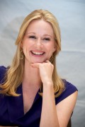 Лора Линни (Laura Linney) 'Hyde Park on Hudson' Press Conference Portraits by Vera Anderson - September 9, 2012 (6xHQ) D54e97308123221