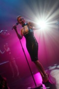 Кайли Миноуг (Kylie Minogue) Performs at La Gaite Lyrique in Paris 14.02.2014 - 57 HQ E13399308149624