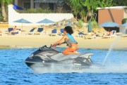 Рианна (Rihanna) On the beach, Barbados, 2013-12-28 (82xHQ) 210d8e309924236
