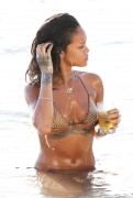 Рианна (Rihanna) On the beach, Barbados, 2013-12-28 (82xHQ) F46b92309924483