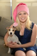 Меган Хилти (Megan Hilty) 2012-12-21 ready for Christmas while posing in New York City (12xHQ) 2f7a0d312861095