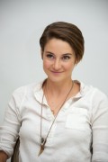 Шейлин Вудли (Shailene Woodley) Divergent press conference portraits by Vera Anderson (Los Angeles, Beverly Hills, March 8, 2014) (9xHQ) 51be67315032761