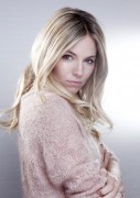 Сиенна Миллер (Sienna Miller) poses for a portrait on Friday, October 5, 2012 in New York (35xHQ) 79d3e2317738464