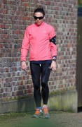 Мелани Чисхолм (Melanie Chisholm) jogging in North London - February 21, 2014 (16xHQ) Bbb142323179994