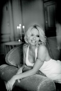 Памела Андерсон (Pamela Anderson) фотограф Jens Koch, 2007 - 8xUHQ 1aa214324333468