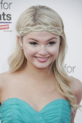 Stefanie Scott - Staples For Students School Supply Drive in Universal City - July 22, 2012