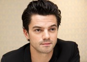 Доминик Купер (Dominic Cooper) The Devil's Double press conference (Los Angeles, July 24, 2011) F320dd325651498