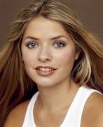 Holly Willoughby C14a84329924066