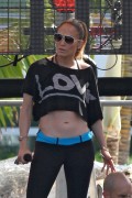 Дженнифер Лопез (Jennifer Lopez) Rehearsing for the IHeartRadio Pool Party in Miami Beach - June 28, 2014 - 91xUHQ 211146336189985
