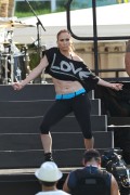 Дженнифер Лопез (Jennifer Lopez) Rehearsing for the IHeartRadio Pool Party in Miami Beach - June 28, 2014 - 91xUHQ 3de65e336189902