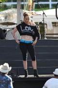 Дженнифер Лопез (Jennifer Lopez) Rehearsing for the IHeartRadio Pool Party in Miami Beach - June 28, 2014 - 91xUHQ 482101336189767
