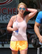 Бритни Спирс (Britney Spears) Leaving the 'Drenched Fitness' in LA, 26.06.2014 (35xHQ) 878e5f336187845