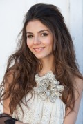 Виктория Джастис (Victoria Justice) Topanga Ranch Motel Fashion Shoot at Topanga Beach in California - January 23, 2011 (442xHQ) 6c313e336573421