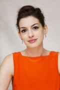Энн Хэтэуэй (Anne Hathaway) 'One Day' press conference portraits by Armando Gallo, New York City, August 10, 2011 - 35xUHQ 37e5c2342570978