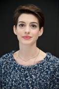Энн Хэтэуэй (Anne Hathaway) на пресс-конференции фильма «Отверженные» («Les Miserables») (16xHQ) 0296fb342588126