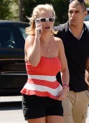 Бритни Спирс (Britney Spears) Starbucks in Thousand Oaks, 11.08.2014 - 79хHQ 3ba1ce347449063