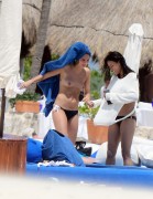 Кара Делевинь и Мишель Родригес (Michelle Rodriguez, Cara Delevigne) at beach in Cancún, Mexico, 2014.03.28 (58xHQ) C601bd349072569