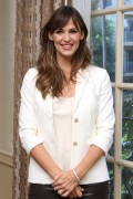 Дженнифер Гарнер (Jennifer Garner) "Alexander And The Terrible, Horrible, No Good, Very Bad Day" Press Conference, 9/28/2014 - 32xHQ 89ae20355175317