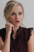 Риз Уизерспун (Reese Witherspoon) Four Christmases press conference portraits by Munawar Hosain , Beverly Hills - 16.11.2008 (74xHQ) Bd68b8355595526