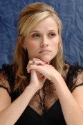 Риз Уизерспун (Reese Witherspoon) "Walk The Line" Press Conference (10 октября 2005) 77713a355600517