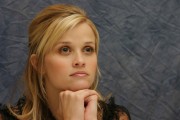 Риз Уизерспун (Reese Witherspoon) "Walk The Line" Press Conference (10 октября 2005) A94189355600080