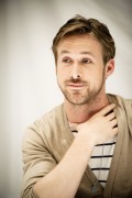 Райан Гослинг (Ryan Gosling) Crazy, Stupid, Love press conference (New York, 19.07.2011) (8xHQ) 261827358558524