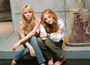 Мэри-Кейт Олсен и Эшли Олсен (Ashley, Mary-Kate Olsen) New York Minute Promoshoot 2004 - 39xHQ 56d944358551804