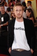 Райан Гослинг (Ryan Gosling) MTV Movie Awards 2005.06.04. - 12xHQ Cb63fa358554250