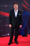 Расселл Кроу (Russell Crowe) Man of Steel (El Hombre de Acero) premiere at the Capitol cinema in Madrid, 17.06.13 (46xHQ) Bca83f358749590