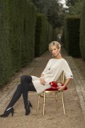 Lady Victoria Hervey - Страница 2 A8f0ed358756580