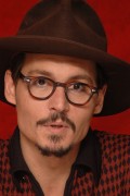 Джонни Депп (Johnny Depp) пресс-конференция к фильму "Sweeney Todd", Лондон, 27.11.07 (25xHQ) B07878359774934