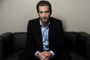 Джейк Джилленхол (Jake Gyllenhaal) Los Angeles Times Photoshoot - 2013 - 3xHQ 3ec020360036197