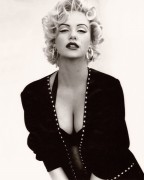 Шарлиз Терон (Charlize Theron) фото в образе Мэрилин Монро (Marilyn Monroe) (9xHQ) 69f4b0360268931