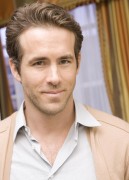 Райан Рейнольдс (Ryan Reynolds) Buried Press Conference (2010. 09. 08.) (3xHQ) 662044363044927