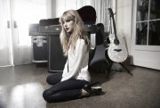 Тейлор Свифт (Taylor Swift) промо фото Sony Unveils 8 HoursTaylor Swift, фотограф Nigel Barker (37xHQ) 797bbc363207820