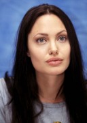Анджелина Джоли (Angelina Jolie) Lara Croft Tomb Raider press conference (2001) 639408367511691