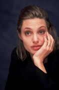 Анджелина Джоли (Angelina Jolie)   Girl, Interrupted press conference 1999 (13xHQ) A231b8367524833
