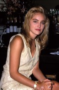 Sharon Stone - Страница 4 32f909368790069