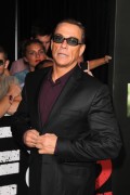 Жан-Клод Ван Дамм (Jean-Claude Van Damme) Premiere of The Expendables 2 at Grauman's Chinese Theatre in Los Angeles,15.08.2012 - 77хHQ 4298ec371204313