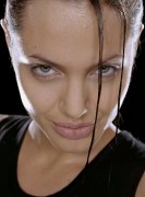 Анджелина Джоли (Angelina Jolie)    промо к фильму Лара Крофт (6xHQ) Cd675c372552697